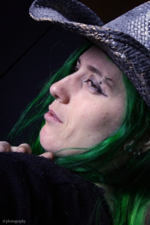 HAT002.jpg HAT002.jpg